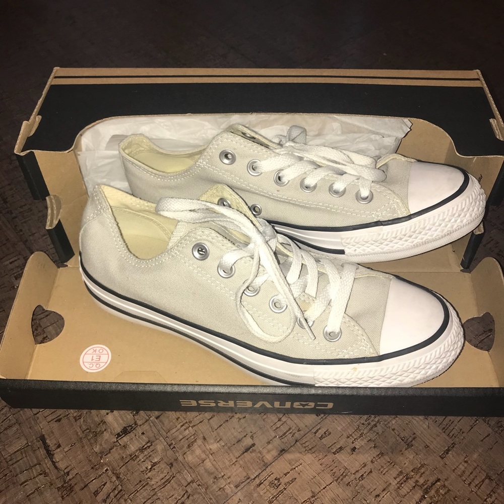 BRAND NEW Grey Converse